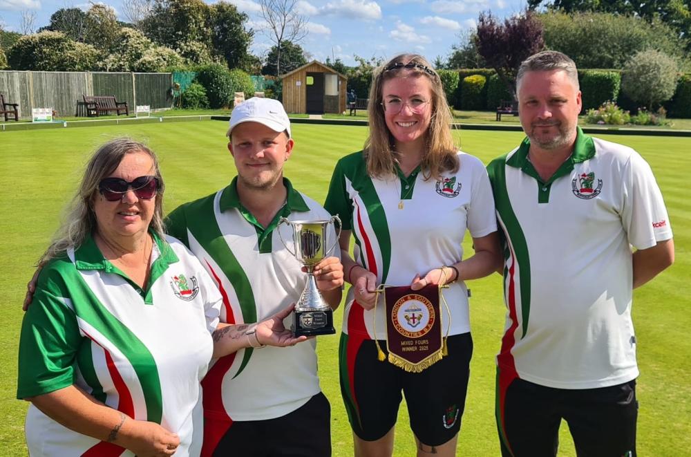 Shannon Maughan, Lesley Nimmo, Dean Brookes, Nathan Nimmo - Bletchley Town